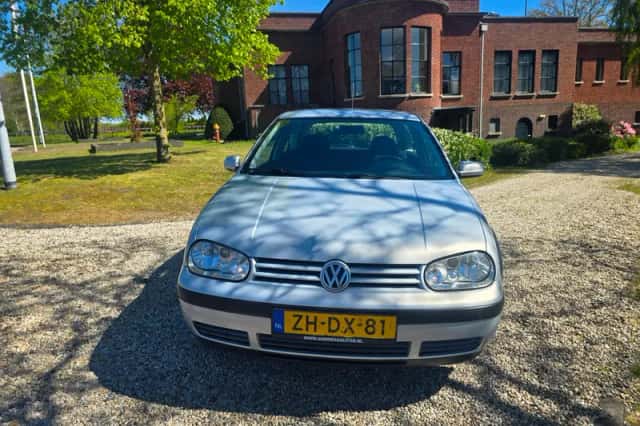 Volkswagen Golf (1999) thumbnail 4