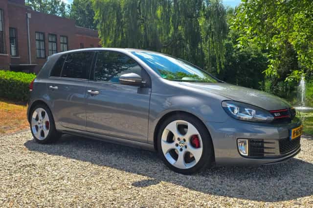 Volkswagen Golf (2011) thumbnail 1