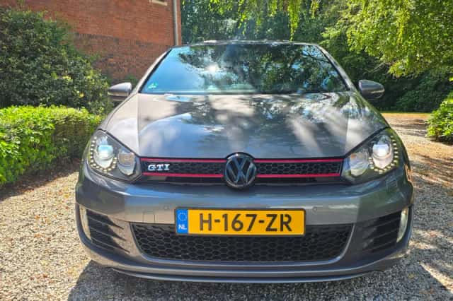 Volkswagen Golf (2011) thumbnail 3