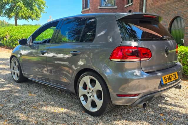 Volkswagen Golf (2011) thumbnail 5