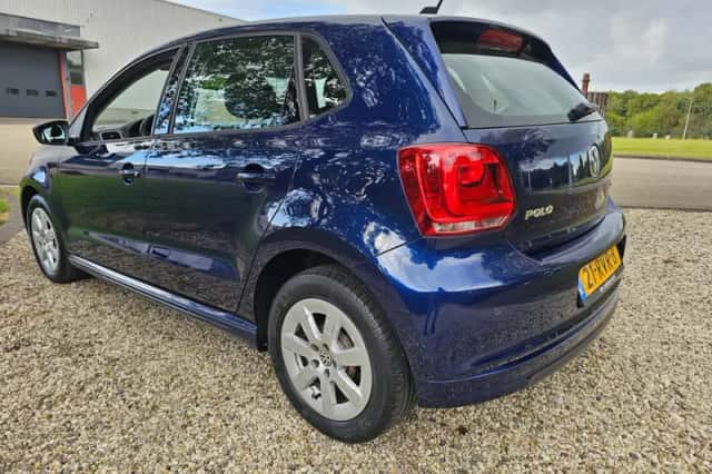 Volkswagen Polo (2011) thumbnail 3