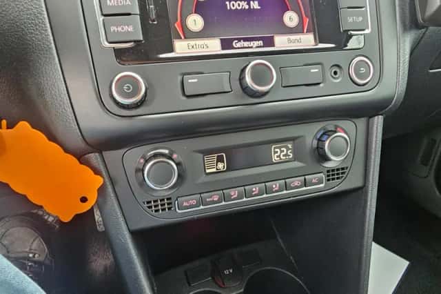 Volkswagen Polo (2011) thumbnail 6