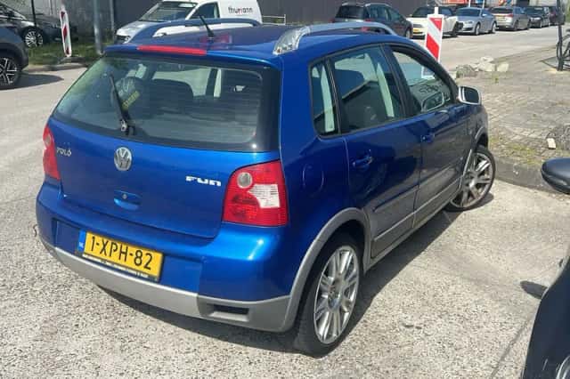 Volkswagen Polo (2004) thumbnail 2