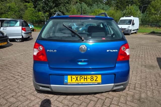 Volkswagen Polo (2004) thumbnail 4