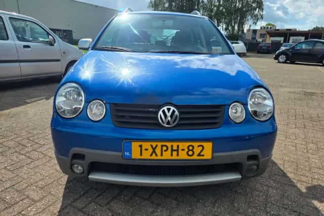 Volkswagen Polo (2004) thumbnail 5