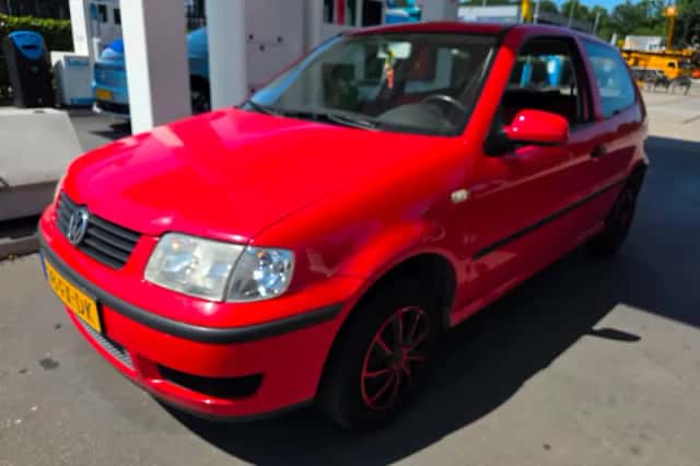Volkswagen Polo (2000) thumbnail 1