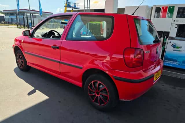 Volkswagen Polo (2000) thumbnail 3