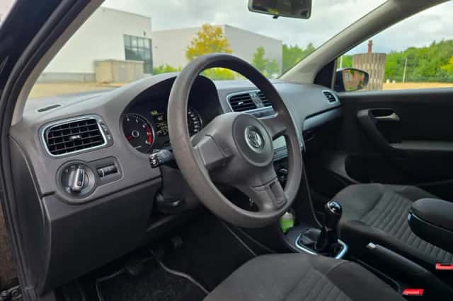 Volkswagen Polo (2014) thumbnail 2