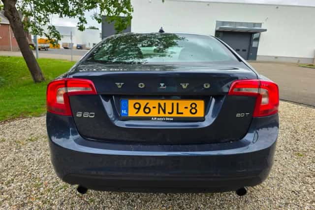 Volvo S60 (2010) thumbnail 6