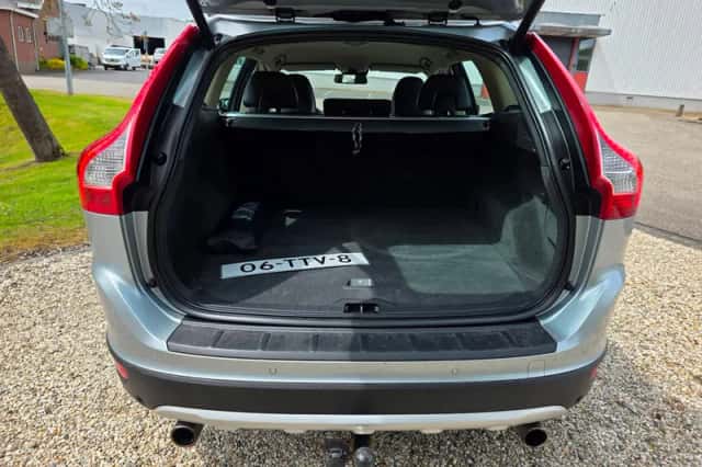 Volvo XC60 (2012) thumbnail 6