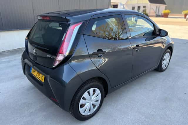 Toyota Aygo (2017) thumbnail 6