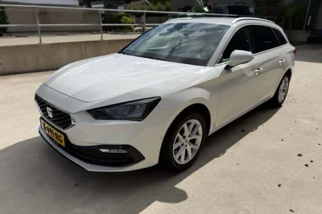 SEAT Leon Sportstourer (2021) thumbnail 3