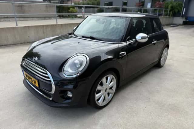 MINI Cooper (2014) thumbnail 3