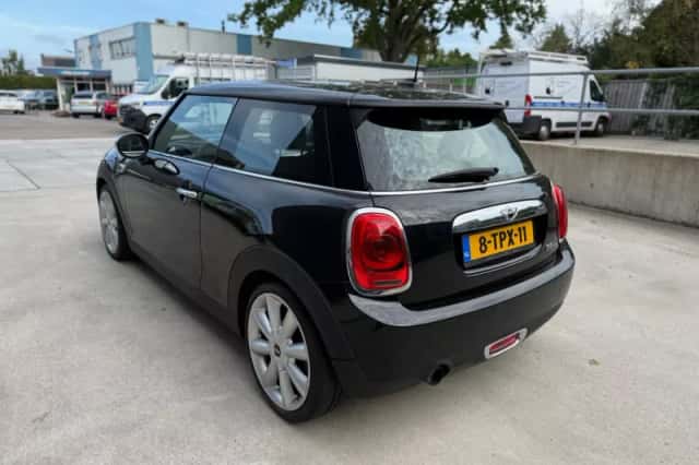 MINI Cooper (2014) thumbnail 4