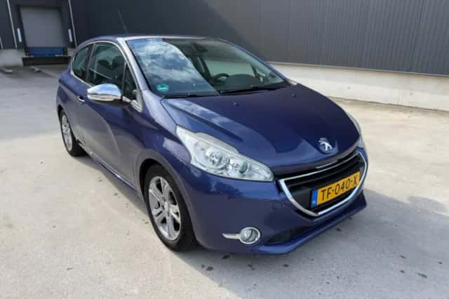 Peugeot 208 (2012) thumbnail 1