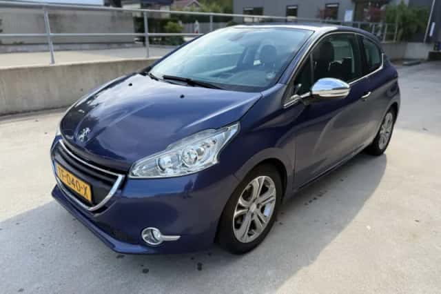 Peugeot 208 (2012) thumbnail 3