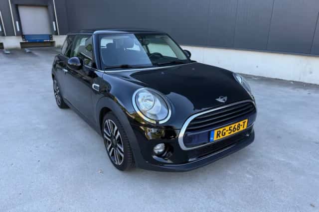 MINI Cooper (2017) thumbnail 1