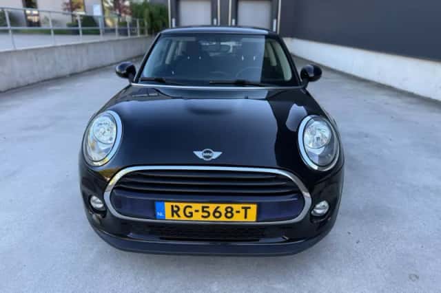 MINI Cooper (2017) thumbnail 2