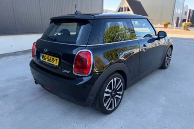 MINI Cooper (2017) thumbnail 6