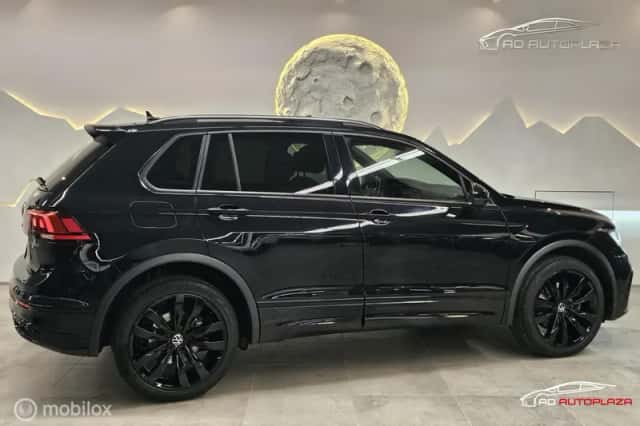 Volkswagen Tiguan (2022) thumbnail 2