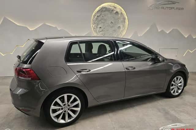 Volkswagen Golf (2013) thumbnail 2