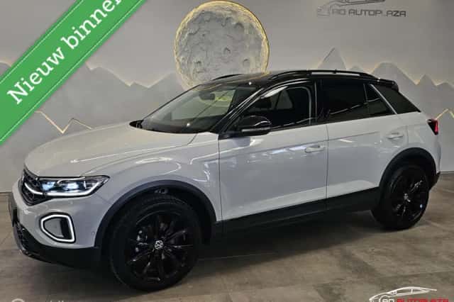 Volkswagen T-Roc (2022) thumbnail 1