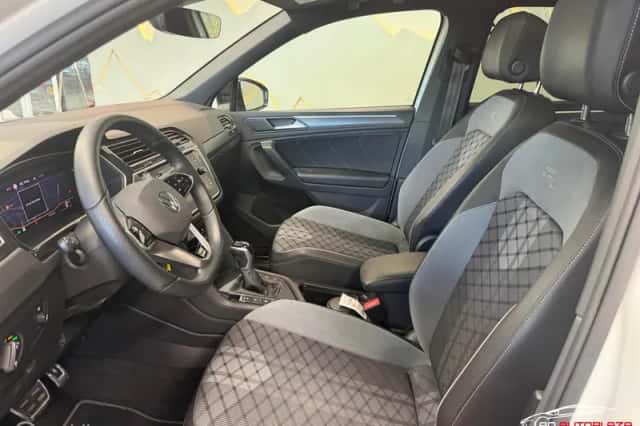 Volkswagen Tiguan (2021) thumbnail 3
