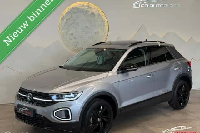 Volkswagen T-Roc (2022) thumbnail 1