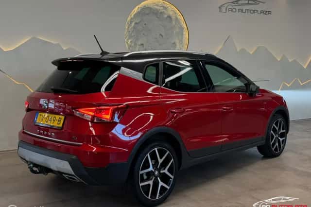 SEAT Arona (2018) thumbnail 2
