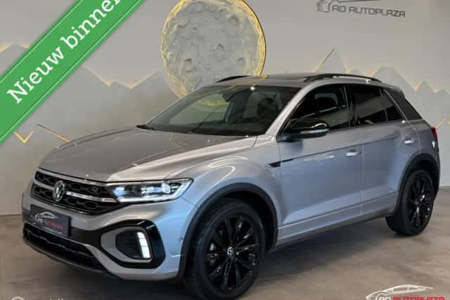 Volkswagen T-Roc (2023) thumbnail 1