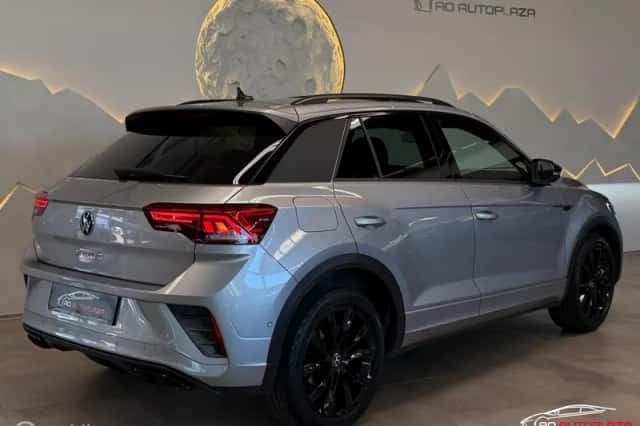 Volkswagen T-Roc (2023) thumbnail 2