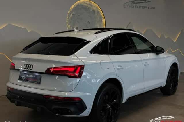 Audi Q5 Sportback (2022) thumbnail 2