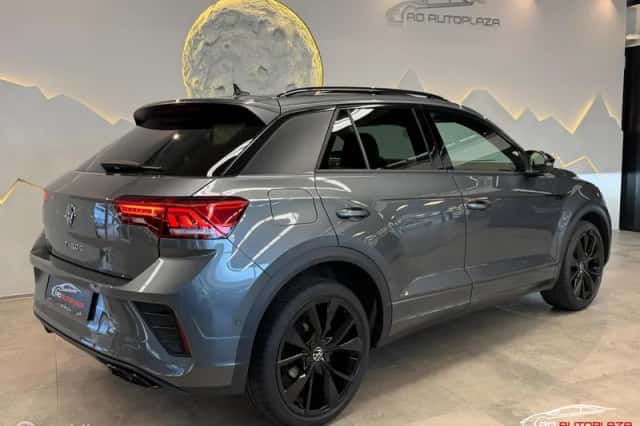 Volkswagen T-Roc (2023) thumbnail 2