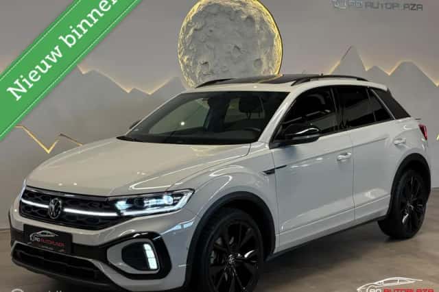 Volkswagen T-Roc (2023) thumbnail 1