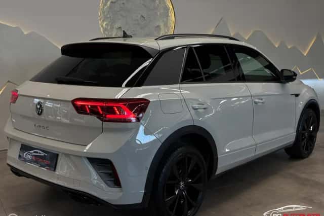 Volkswagen T-Roc (2023) thumbnail 2