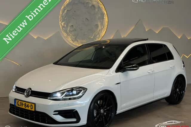 Volkswagen Golf (2019) thumbnail 1