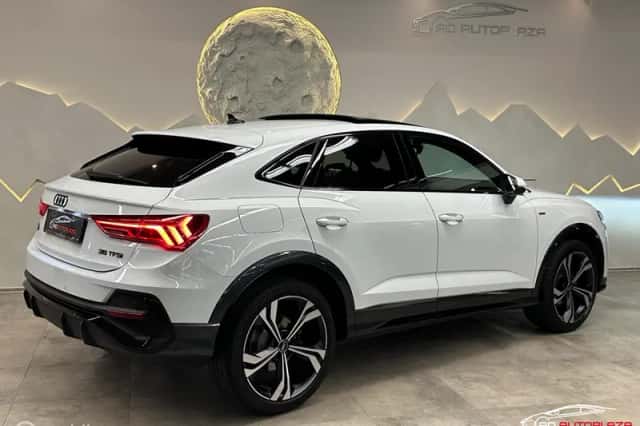 Audi Q3 Sportback (2023) thumbnail 2