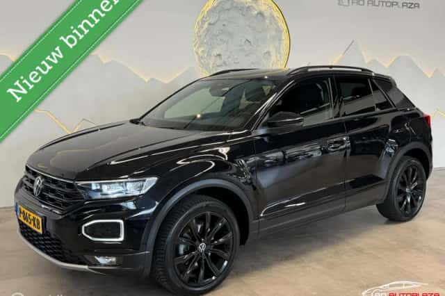 Volkswagen T-Roc (2022) thumbnail 1