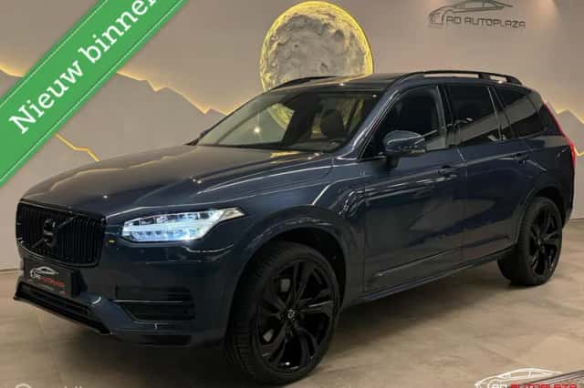 Volvo XC90 (2017) thumbnail 1
