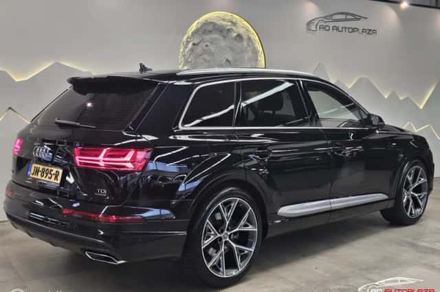 Audi Q7 (2016) thumbnail 2