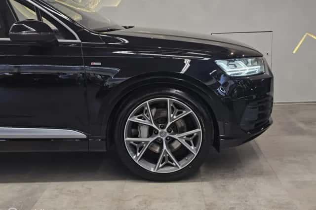 Audi Q7 (2016) thumbnail 6