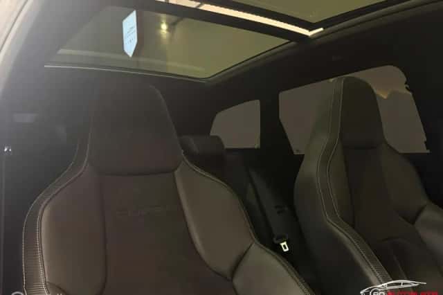 SEAT Leon (2018) thumbnail 3