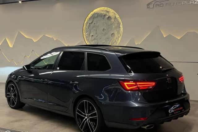 SEAT Leon (2018) thumbnail 5