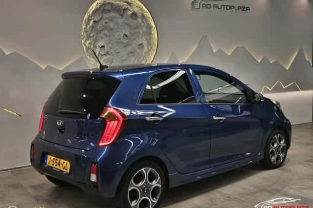 Kia Picanto (2016) thumbnail 2