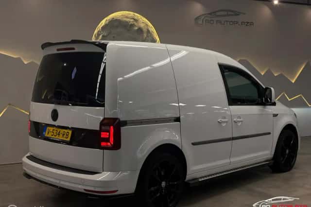 Volkswagen Caddy (2018) thumbnail 2
