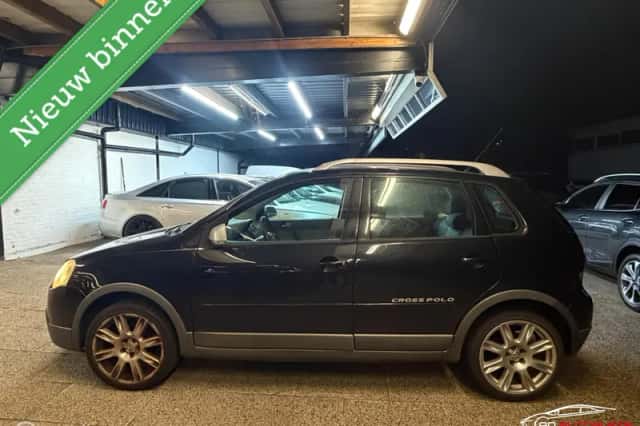 Volkswagen Polo (2006) thumbnail 1