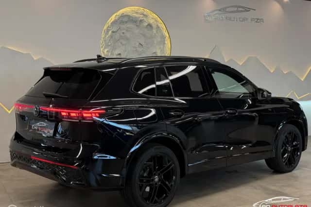 Volkswagen Tiguan (2024) thumbnail 2