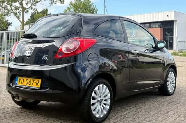 Ford Ka (2011) thumbnail 3