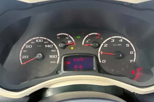 Ford Ka (2011) thumbnail 6
