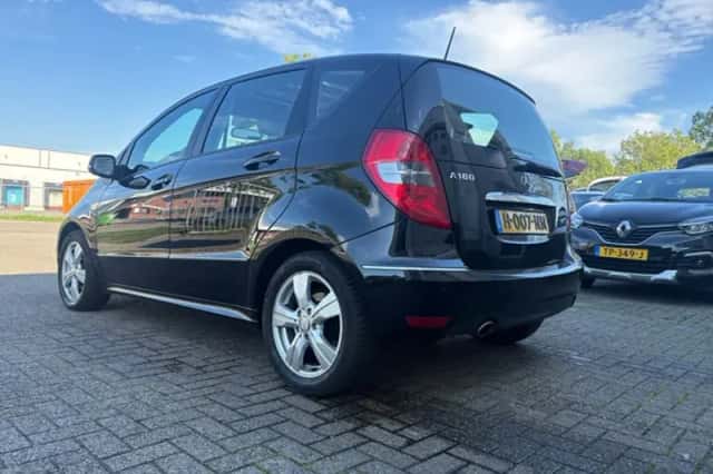 Mercedes-Benz A-Klasse (2011) thumbnail 4